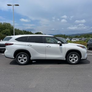 2024 Toyota HIGHLANDER LE 照片 10