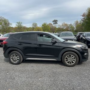 HYUNDAI TUCSON SE PLUS - 10