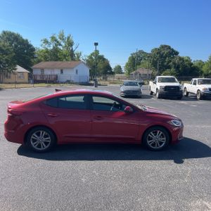 HYUNDAI ELANTRA VALUE EDITION - 10