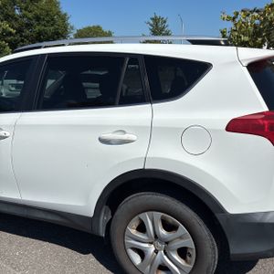 2014 Toyota RAV4 LE — фото 6