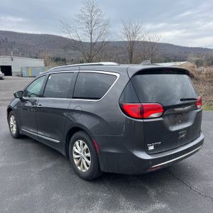 CHRYSLER PACIFICA TOURING L - 5