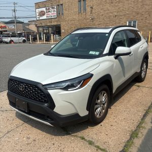 2023 Toyota COROLLA CROSS LE photo 1