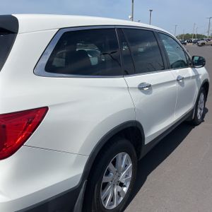 HONDA PILOT LX - 9