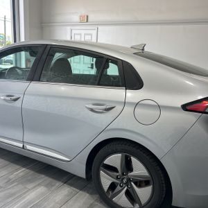 2020 Hyundai IONIQ HYBRID SEL photo 5