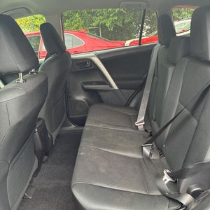 2017 Toyota RAV4 LE — фото 34