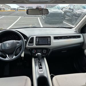 2016 Honda HR-V LX photo 36