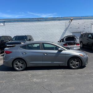 HYUNDAI ELANTRA - 10