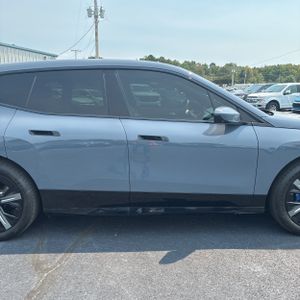 2022 BMW IX XDRIVE50 — фото 11
