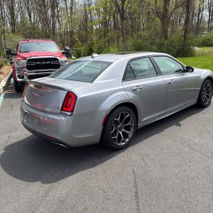 CHRYSLER 300 S - 8