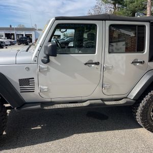 JEEP WRANGLER UNLIMITED X - 4