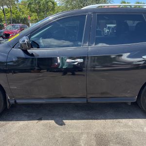 2014 Nissan PATHFINDER S 照片 4