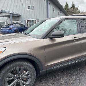 FORD EXPLORER XLT - 2