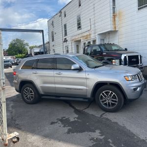 صورة 10 لـ 2019 JEEP GRAND CHEROKEE LAREDO E