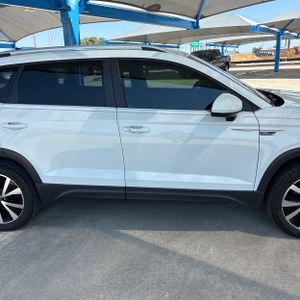 صورة 11 لـ 2024 Volkswagen TAOS SE
