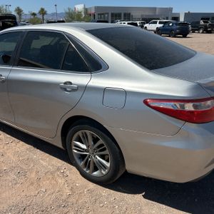 2015 Toyota CAMRY SE photo 6