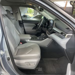 2022 Toyota HIGHLANDER XLE thumbnail 30