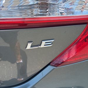 2012 Toyota CAMRY LE — миниатюра 23