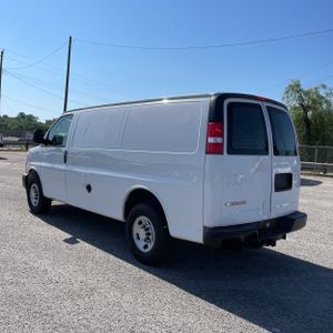CHEVROLET EXPRESS 2500 - 5