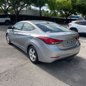 HYUNDAI ELANTRA VALUE EDITION - 5