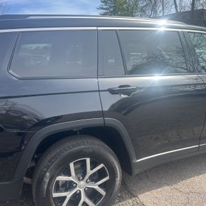 JEEP GRAND CHEROKEE L LIMITED - 9