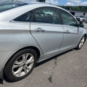 صورة 9 لـ 2011 Hyundai SONATA LIMITED