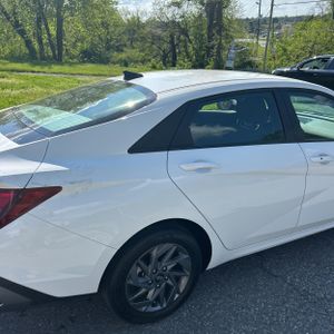 HYUNDAI ELANTRA SEL - 9