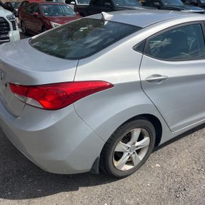HYUNDAI ELANTRA GLS - 8