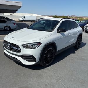 MERCEDES-BENZ GLA - 1