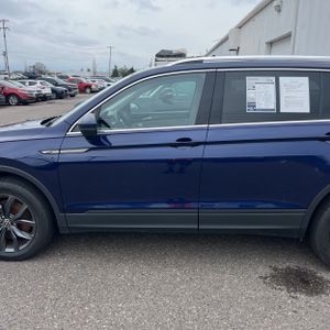 VOLKSWAGEN TIGUAN SE 4MOTION - 4