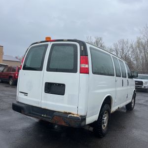CHEVROLET EXPRESS 2500 - 8