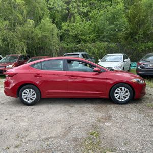 HYUNDAI ELANTRA SE - 10