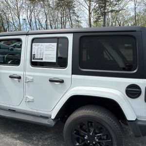 JEEP WRANGLER 4XE SAHARA 4X4 - 6