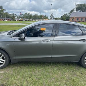 FORD FUSION SE - 4