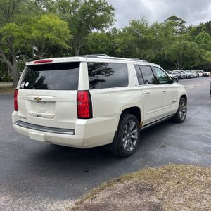 CHEVROLET SUBURBAN - 8