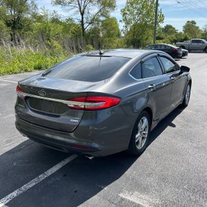 FORD FUSION SE - 8