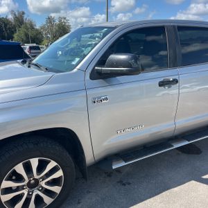 2019 Toyota TUNDRA LIMITED photo 2