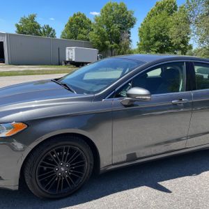 FORD FUSION SE - 2