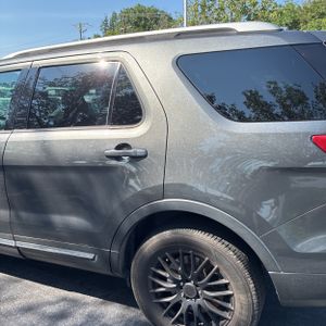 2017 FORD EXPLORER XLT photo 6