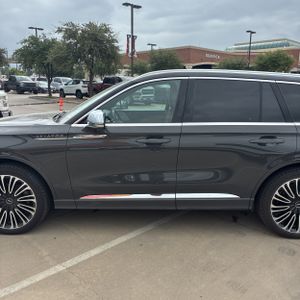 صورة 4 لـ 2022 Lincoln AVIATOR BLACK LABEL