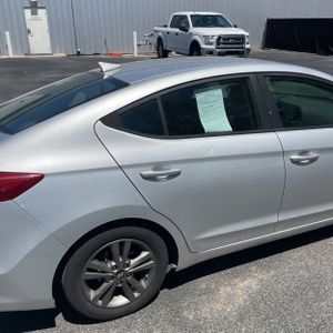 HYUNDAI ELANTRA SEL - 9