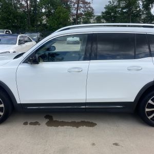 MERCEDES-BENZ GLB - 4