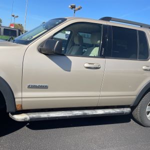 FORD EXPLORER XLT - 4