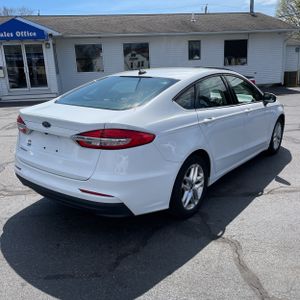 FORD FUSION S - 8