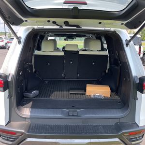 صورة مصغرة 32 لـ 2025 Lexus LX 600 LUXURY