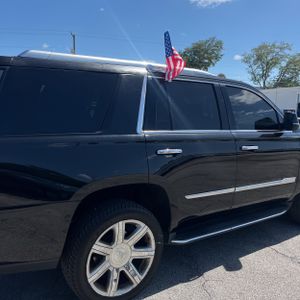 CADILLAC ESCALADE LUXURY - 9