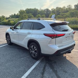 صورة 5 لـ 2023 Toyota HIGHLANDER XLE