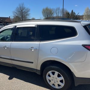 CHEVROLET TRAVERSE LS - 6