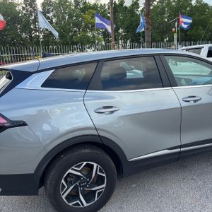 KIA SPORTAGE LX - 9