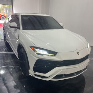 2020 Lamborghini URUS BASE photo 10
