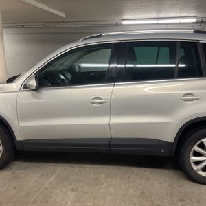 VOLKSWAGEN TIGUAN SE 4MOTION - 4